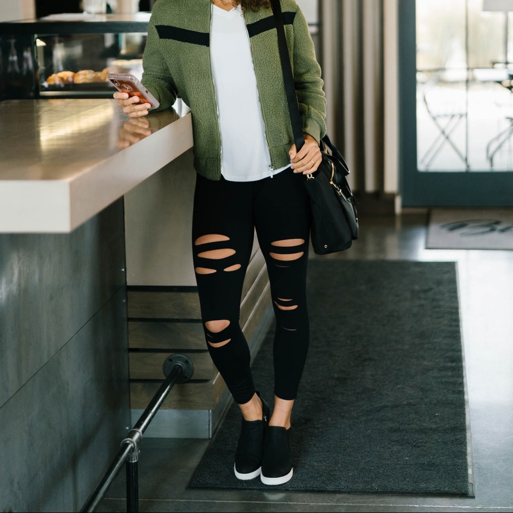 Black Slash Luxe Hi-Rise 7/8 24"